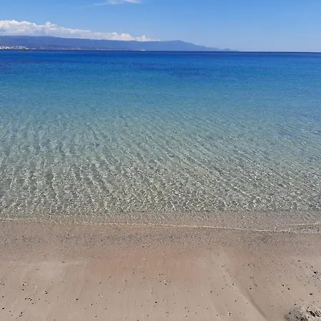 Bombarde Natural House דירה