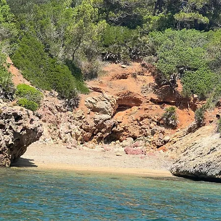 Bombarde Natural House דירה *